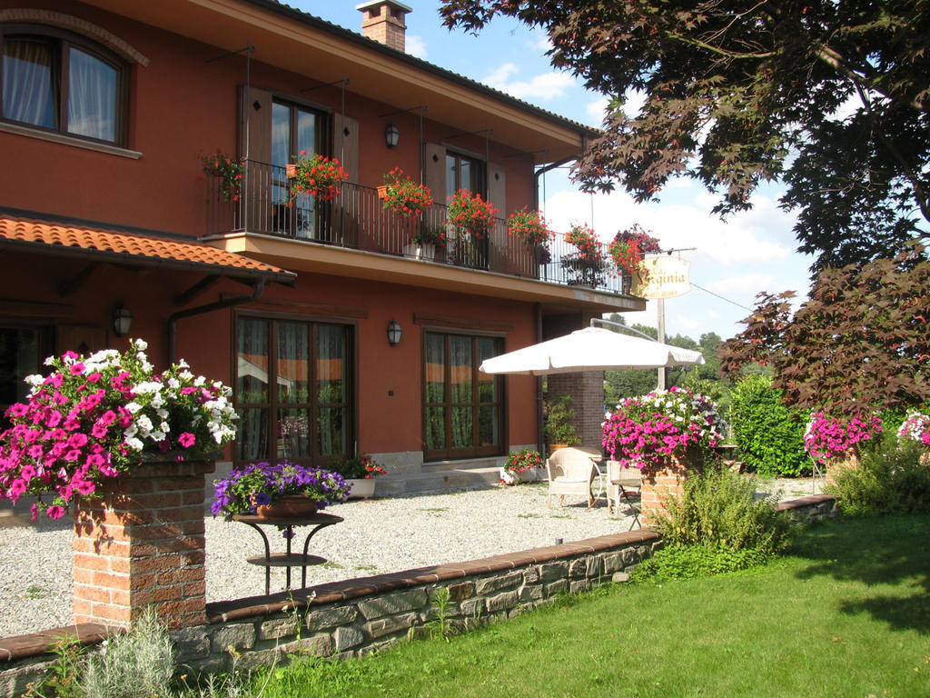 Agriturismo La Virginia Villa Revello Exterior photo